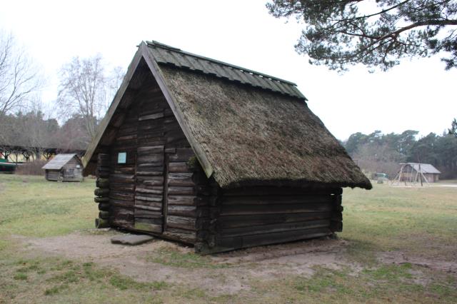 Tīklu būda